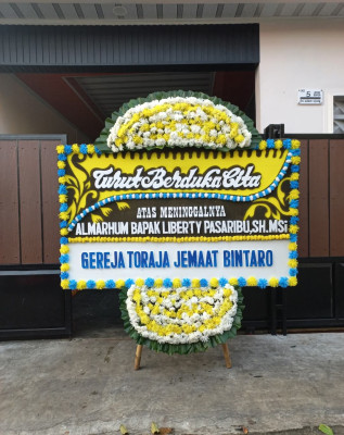 Papan Bunga Duka di Tugubandung