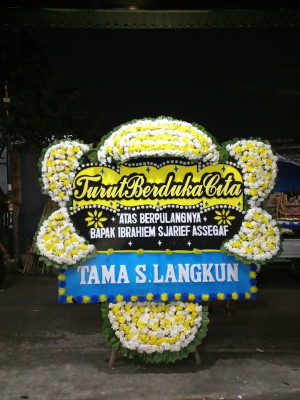 Papan Bunga Duka di Tugubandung